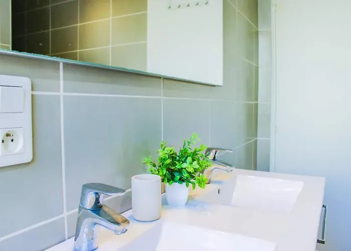 Maison Familiale Avec Extérieur